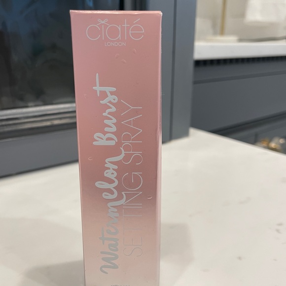 Ciate watermelon setting mist - Picture 5 of 5